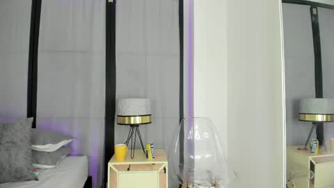 Niicole online show from 04-25-26, 08:06