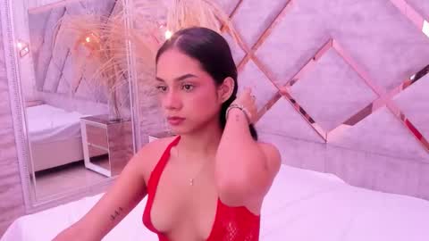 Snapshot of niicole_taylor chatting on 02-06-26, 11:57 Nicole online show from 02-06-26, 11:57