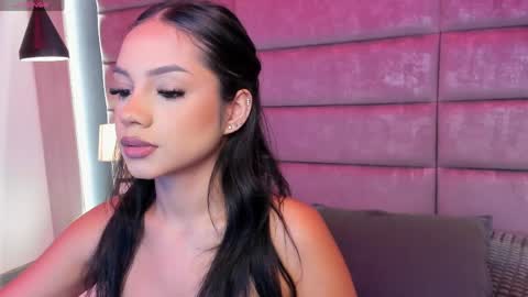 Snapshot of niicole_taylor chatting on 04-13-26, 02:55 Nicole online show from 04-13-26, 02:55