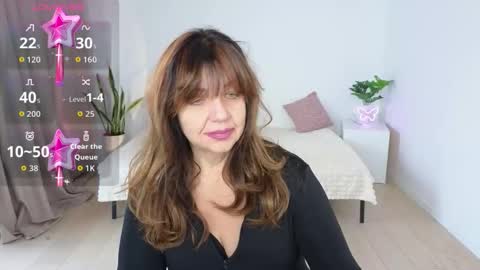 Nika light online show from 12-17-25, 12:33