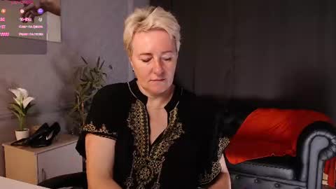 Snapshot of nika_smit chatting on 08-02-26, 05:06 Nika online show from 08-02-26, 05:06