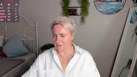 Snapshot of nika_smit chatting on 08-07-26, 10:17 Nika online show from 08-07-26, 10:17
