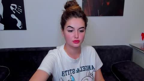 Nika online show from 09-21-25, 03:24