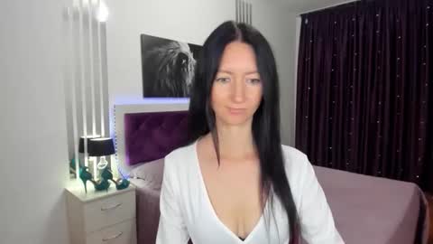 NikaLewis online show from 09-28-25, 04:51