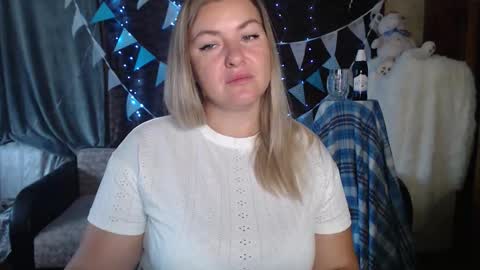 Snapshot of nikaskylink chatting on 09-25-25, 05:00 Nika online show from 09-25-25, 05:00