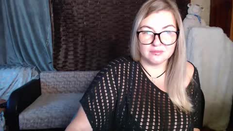 Snapshot of nikaskylink chatting on 10-27-25, 03:54 Nika online show from 10-27-25, 03:54