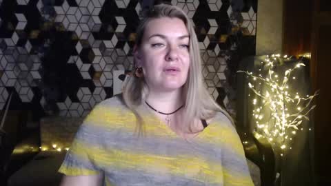 Snapshot of nikaskylink chatting on 03-20-26, 09:41 Nika online show from 03-20-26, 09:41