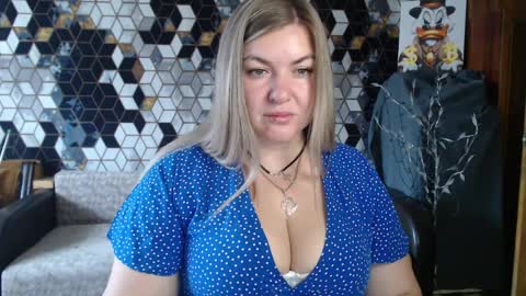 Snapshot of nikaskylink chatting on 04-08-26, 05:07 Nika online show from 04-08-26, 05:07