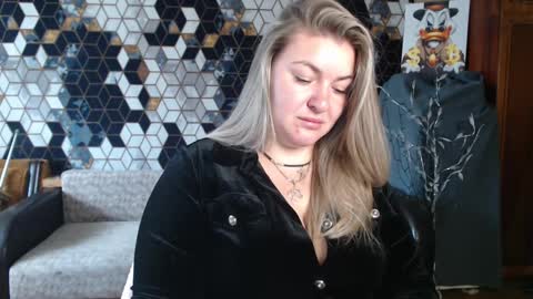 Snapshot of nikaskylink chatting on 04-10-26, 05:23 Nika online show from 04-10-26, 05:23