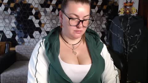 Snapshot of nikaskylink chatting on 04-14-26, 05:13 Nika online show from 04-14-26, 05:13