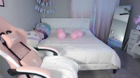 Snapshot of nikayasworld chatting on 05-19-26, 03:24 nikayasworld online show from 05-19-26, 03:24