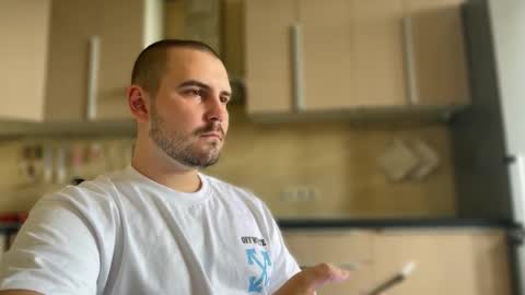 Snapshot of nikbusiness chatting on 09-12-25, 10:59 Nick online show from 09-12-25, 10:59