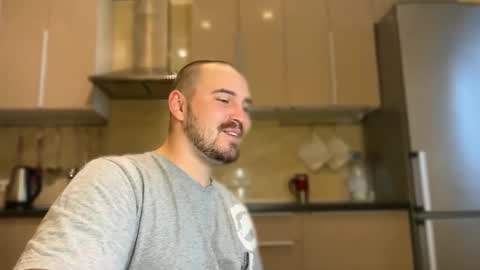 Snapshot of nikbusiness chatting on 09-19-25, 01:34 Nick online show from 09-19-25, 01:34