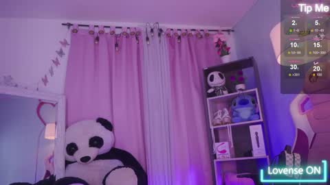 Snapshot of nikerly_hot chatting on 05-28-26, 11:29 NIKERLY online show from 05-28-26, 11:29