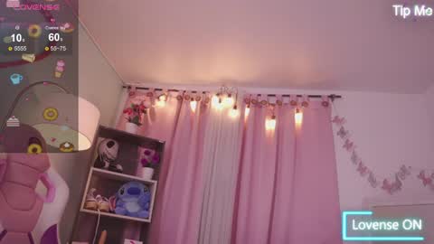 Snapshot of nikerly_hot chatting on 07-21-26, 04:09 NIKERLY online show from 07-21-26, 04:09