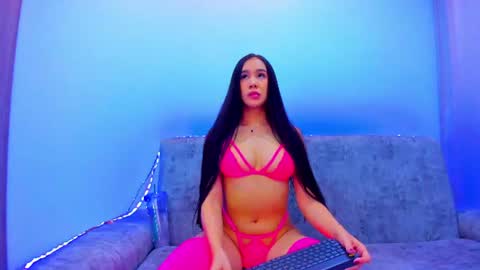 nikii_white online show from 07-10-26, 05:01