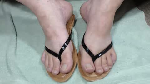 nikisissyfeet online show from 05-17-26, 01:25