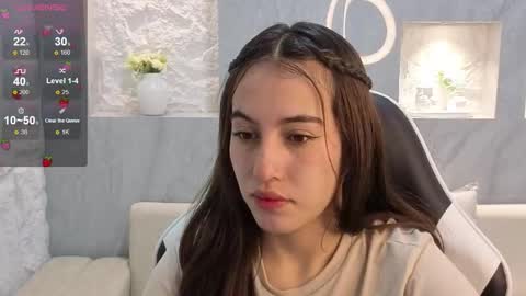 Online 2200 to 600 online show from 11-23-25, 01:00