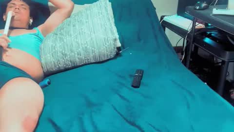 nikkelsofia online show from 02-06-26, 07:12