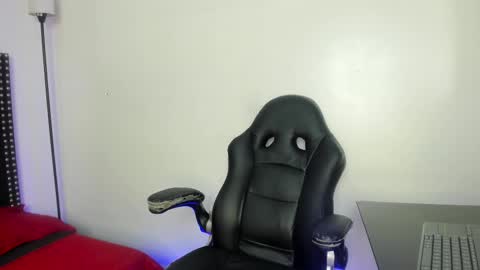 Nikkenyx online show from 02-24-25, 12:26