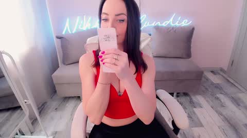 nikki_blondiee online show from 01-24-25, 04:37