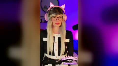 Kitty Chatte online show from 04-22-26, 11:34