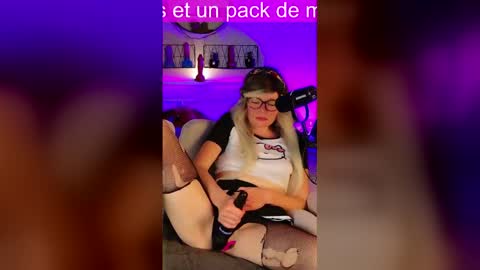 Snapshot of nikki_goldberg chatting on 05-04-26, 08:16 Kitty Chatte online show from 05-04-26, 08:16