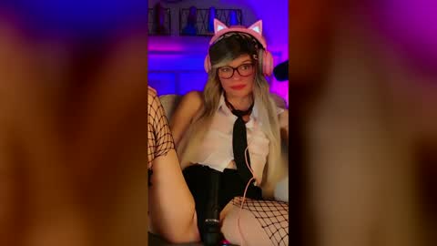 Snapshot of nikki_goldberg chatting on 05-16-26, 07:05 Kitty Chatte online show from 05-16-26, 07:05