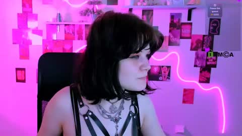 nikki_kiss_ online show from 04-25-26, 01:41