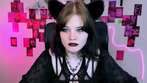 nikki_kiss_ online show from 05-21-26, 08:54