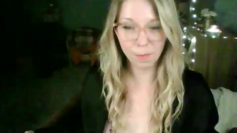 nikkib653466 online show from 03-08-26, 04:27