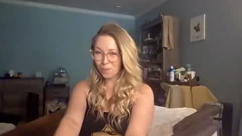 Snapshot of nikkib653466 chatting on 06-19-26, 11:41 nikkib653466 online show from 06-19-26, 11:41