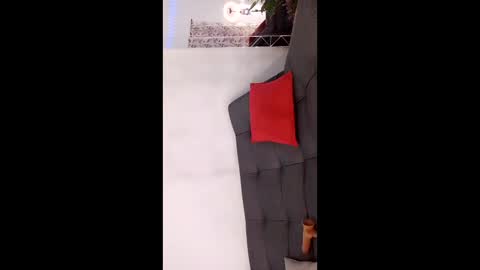 nikkibotero online show from 12-14-25, 01:55