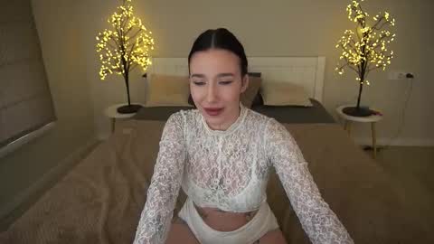 Nikki online show from 09-23-25, 06:16