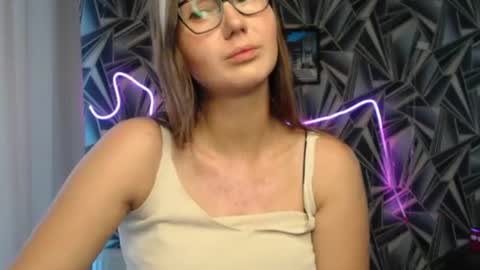 nikkikiss___ online show from 06-10-26, 01:50