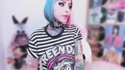 Nikki Ramone   online show from 10-28-25, 09:39