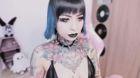 Nikki Ramone   online show from 04-29-26, 10:19