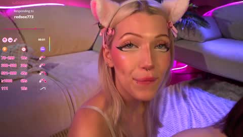 Snapshot of nikkisilk chatting on 10-27-25, 06:45 Stassy Krissy Aria Lina online show from 10-27-25, 06:45