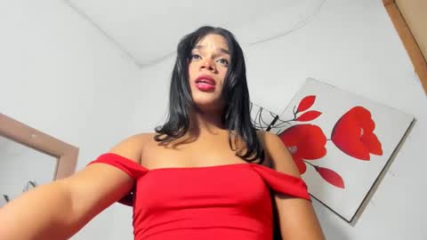 Snapshot of nikkitatsx chatting on 12-17-24, 10:23 Debora21Cm online show from 12-17-24, 10:23