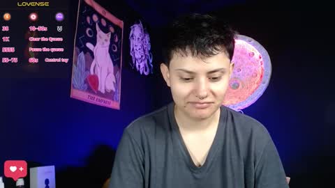 Nikky online show from 11-18-25, 01:04