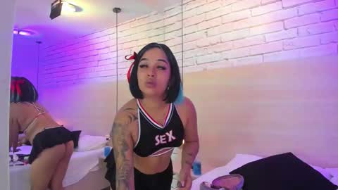 Snapshot of nikkydean chatting on 09-15-25, 03:17 Nikky Dean online show from 09-15-25, 03:17