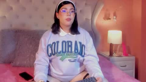 Y E S I online show from 04-24-26, 07:38