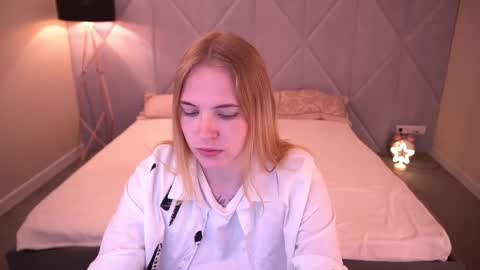 nikkyreyyy online show from 05-18-26, 05:35