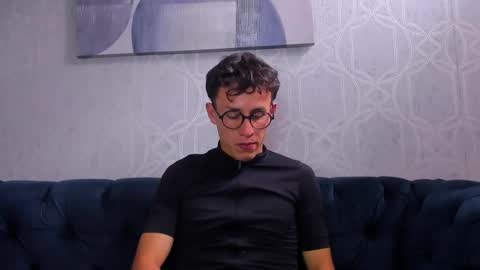 Snapshot of niklasravn chatting on 12-16-25, 06:46 NIko online show from 12-16-25, 06:46