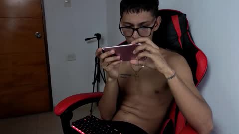 Snapshot of niklaus_wolf chatting on 03-11-26, 03:23 niklaus_wolf online show from 03-11-26, 03:23