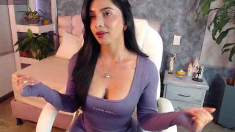 Snapshot of niko_robin04 chatting on 11-18-25, 08:24 Niko Robin online show from 11-18-25, 08:24