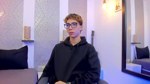 Snapshot of nikolay_gregori chatting on 12-08-24, 04:04 online show from 12-08-24, 04:04