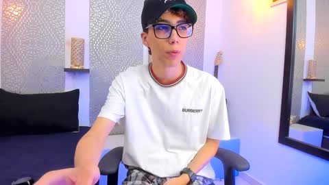 Snapshot of nikolay_gregori chatting on 12-26-24, 04:43 online show from 12-26-24, 04:43