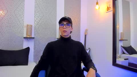 Snapshot of nikolay_gregori chatting on 01-01-25, 03:45 online show from 01-01-25, 03:45