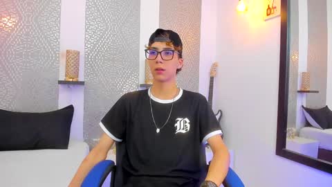 Snapshot of nikolay_gregori chatting on 01-02-25, 03:58 online show from 01-02-25, 03:58